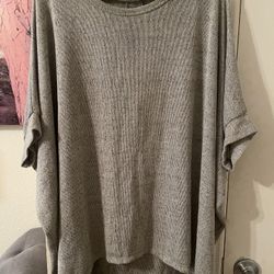 Andree by unit Womens short sleeve gray top size 2X pre-owned 