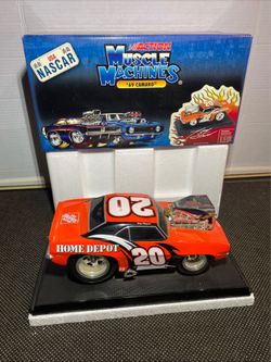 Muscle Machines Tony Stewart #20 Home Depot "69 Chevelle Action Diecast 1:18