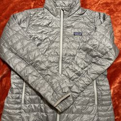 Women's gray Nano Puff Patagonia jacket 