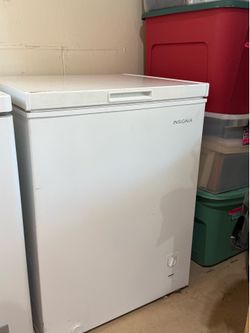 Insignia Deep Freezer, 5 cu. ft.