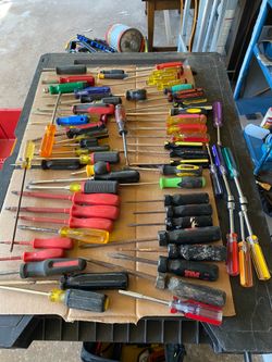 66 random screwdrivers
