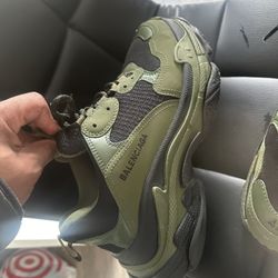Balenciaga Size 9