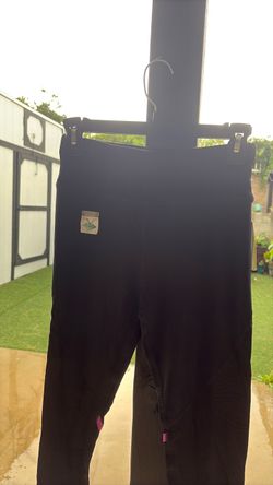 Black leggins with Pink Accent Details