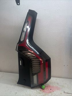 2024 2025 Kia EV9 Passenger Side LED Tail Light Used  OEM 92402-XA