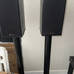 2 Speakers + 2 Speaker Stands