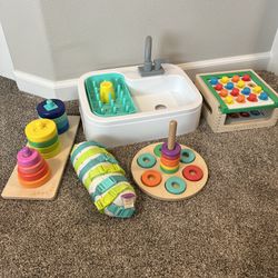 Lovevery Montessori Toys - 5 Pieces