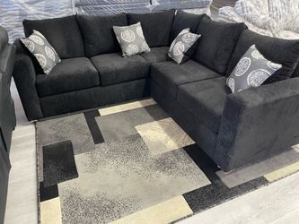 BLACK L-SHAPED SECTIONAL