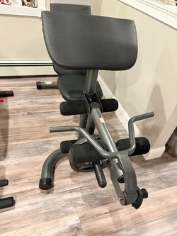 Preacher Curl Machine