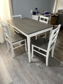 Beautiful Table and 4 Chairs — Like New