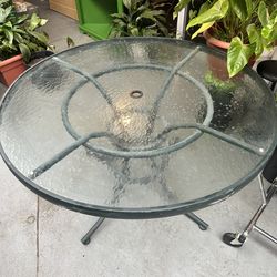 48” Round Glass Patio Table – Outdoor Bistro / Garden Table