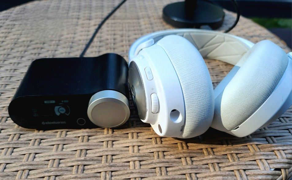 SteelSeries Arctis Nova Pro Wireless Gen 2 – Multi-System Gaming Headset