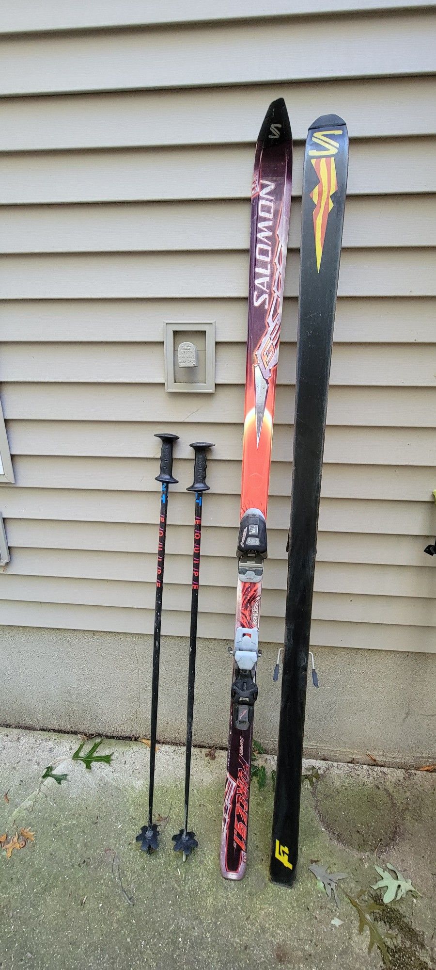 Salomon Ski (74 Inch) With Poles (Best Offer)