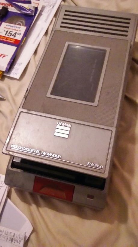 Video cassette rewinder