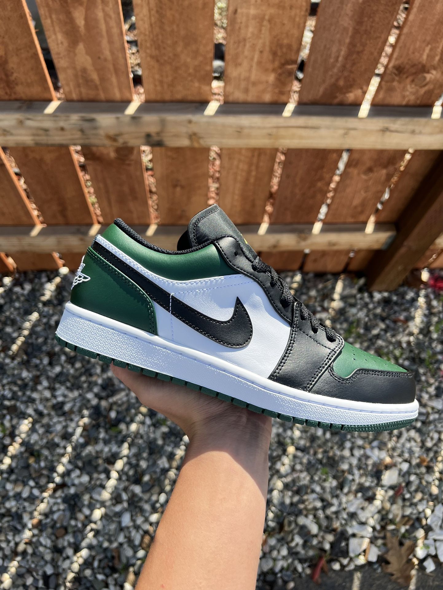 Jordan 1 Low Green Toe (Size 5.5Y)