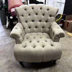 Vintage Style Arm Chair 
