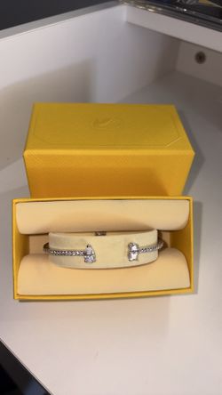 Swarovski Mesmera cuff