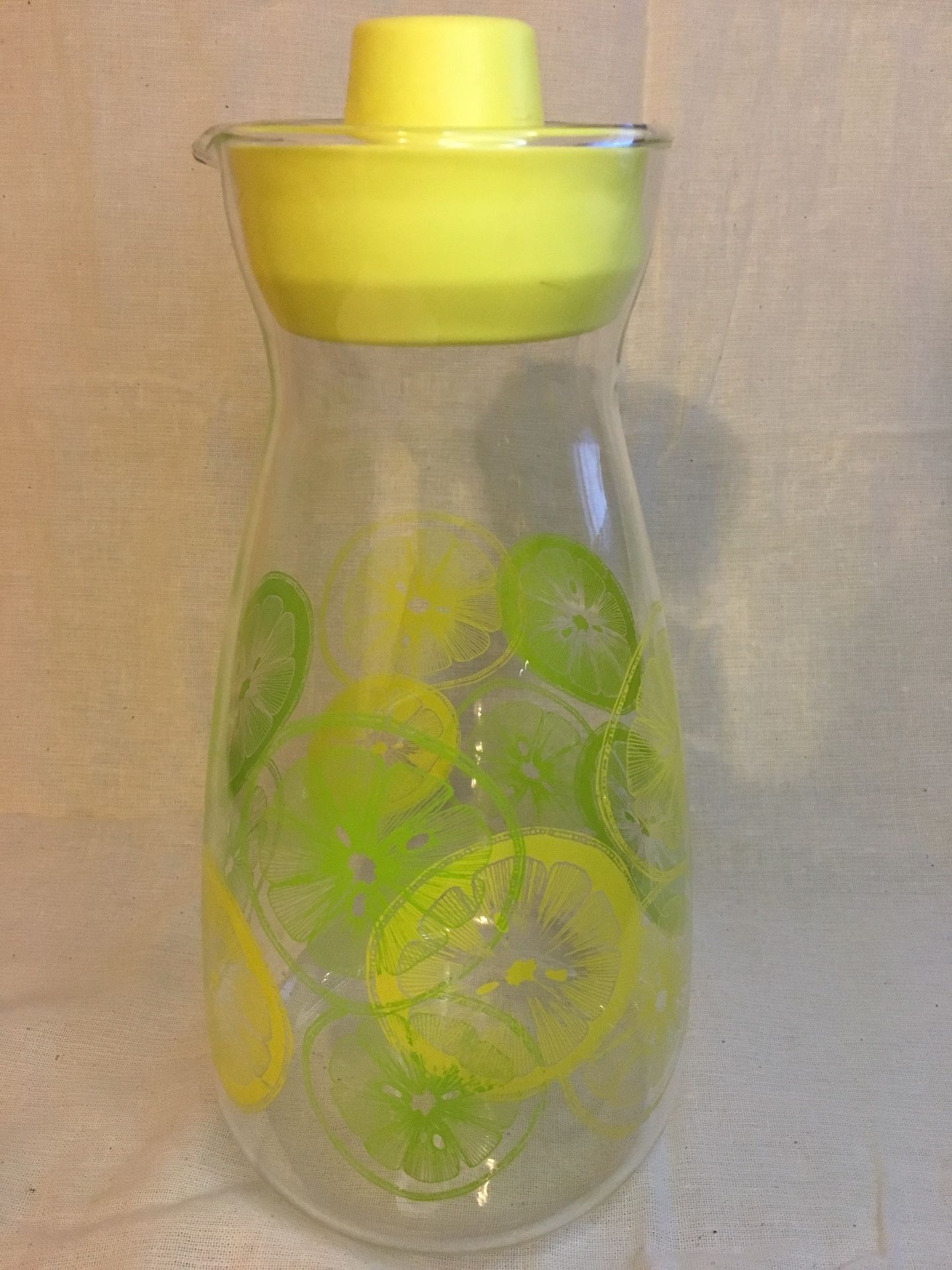 Pyrex vintage lemon/lime glass pitcher with lid