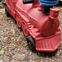 VINTAGE MARX RR PLASTIC RIDE ON WHISTLING LOCOMOTIVE TRAIN