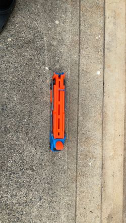 Hot wheels truck can extend
