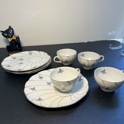 Yamaka China Japan NIB MCM Teacups & Snack Plates Blue Purple Bouquets Set of 4