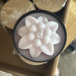 Almond Vanilla Flower Candle