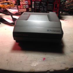 Works perfect Polaroid camera vintage jus like new still charged