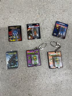 Mini action figures with case and mini comic book