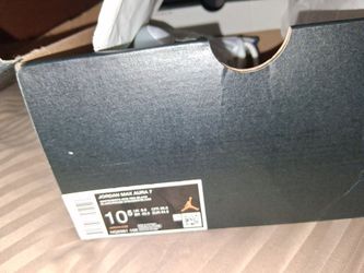 Jordan Max aura 7 size 10 and a half