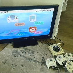 Sega Dream Cast + Many Video Games + 5 Controllers