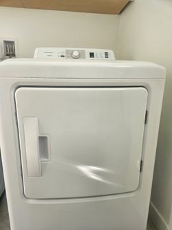 Insignia Front Load Gas Dryer