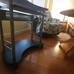 https://offerup.com/redirect/?o=TW9iaWxlLkNvbXB1dGVy Desk