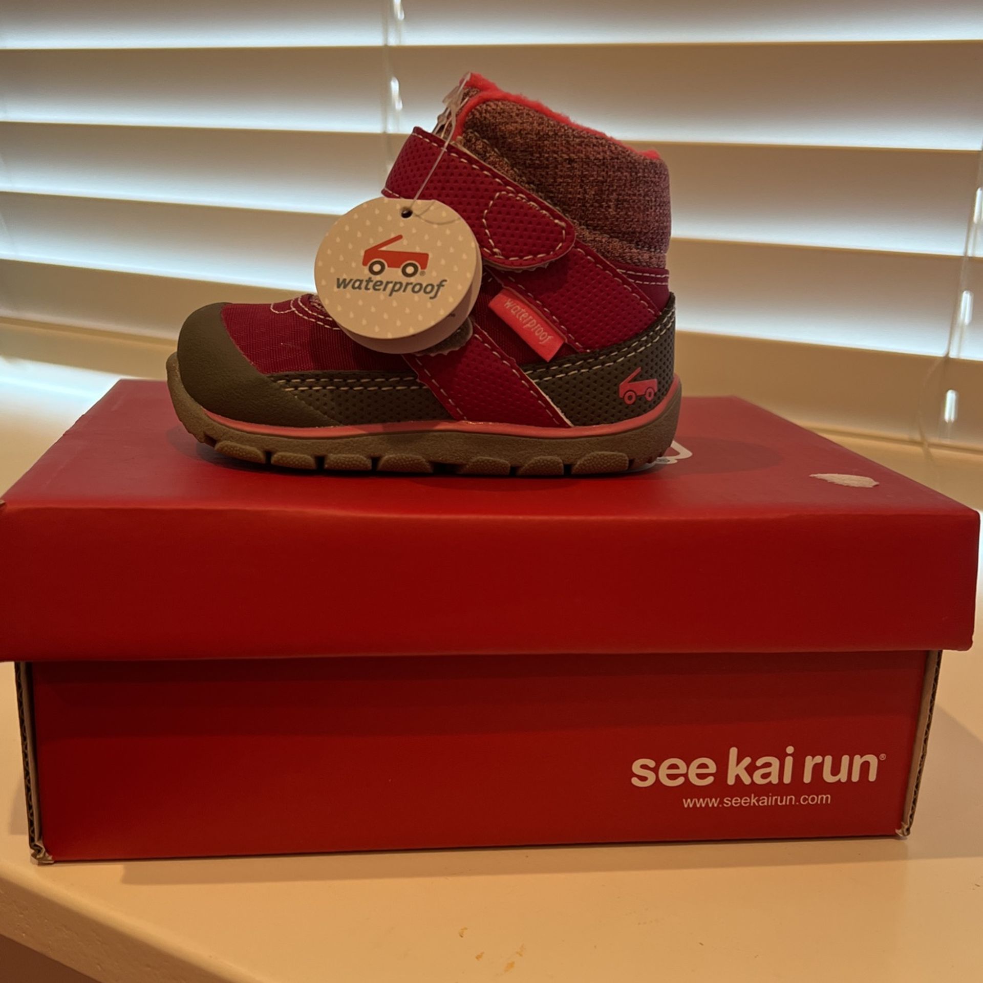 NEW Baby Girl Size 4 Boots