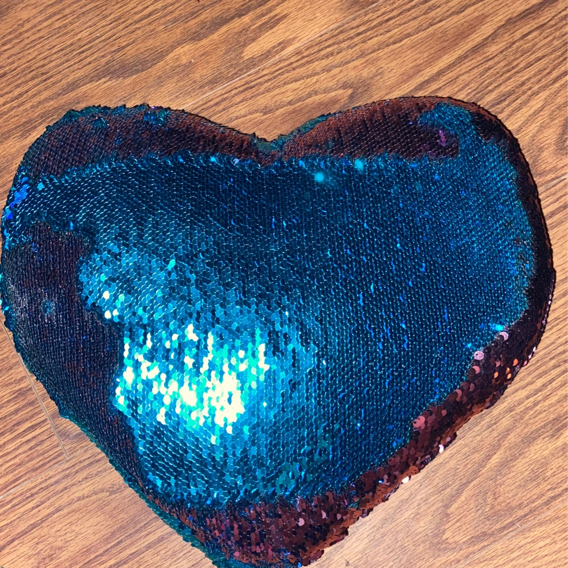 pattern/color changing heart pillow