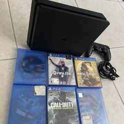 PS4 Slim 