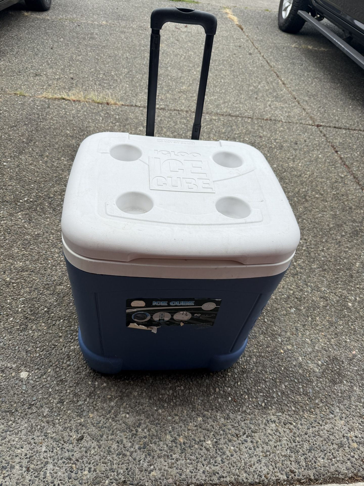 Igloo Rolling Cooler