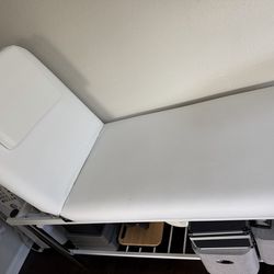 Facial bed / Esthetician bed
