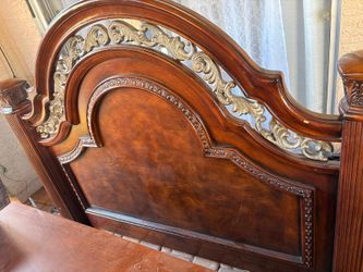 Queen wood bedroom set