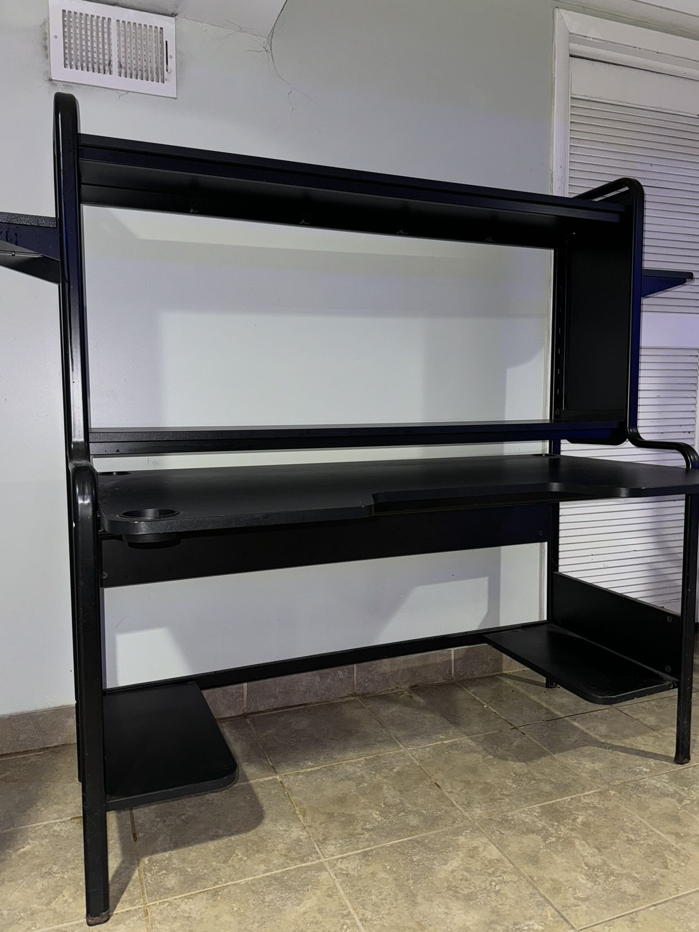 IKEA Fredde Gaming table/ Work Desk for Sale in Burbank, IL OfferUp