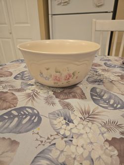 Large Mixing Bowl