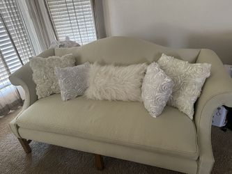 Adorable Vintage-Style Loveseat With Pillows