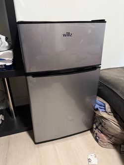 Willz Stainless Steel Mini Fridge with Freezer – 2-Door Compact
