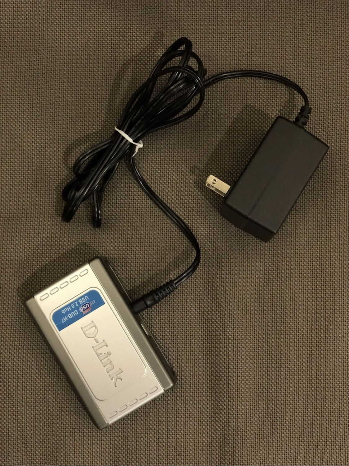 D-Link DUB-H7 7-Port USB 2.0 Hub High Speed Expansion Hub w/Power Supply Cord