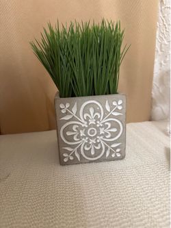 Fake plant room decor