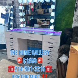 Makeup Vanity And Mirror Combo 