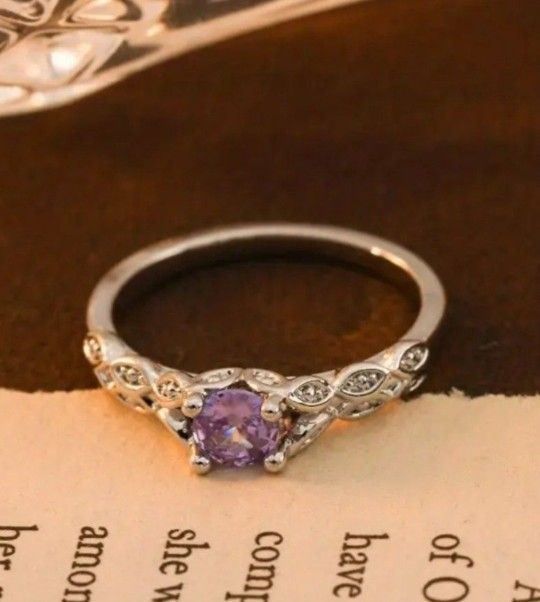 Elegant Vintage Style Lavender Purple Silver Tone Ring