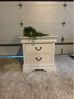 Broyhill Bedside Table