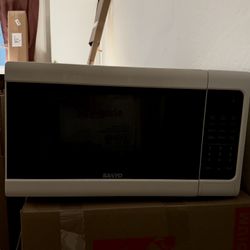 Sanyo Countertop Microwave Oven