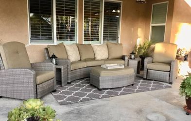 Beautiful Patio 7 PC wicker sofa set like new condition