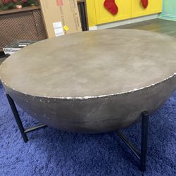 Chic Accent Table/round Coffee Table
