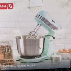Dash Stand Mixer